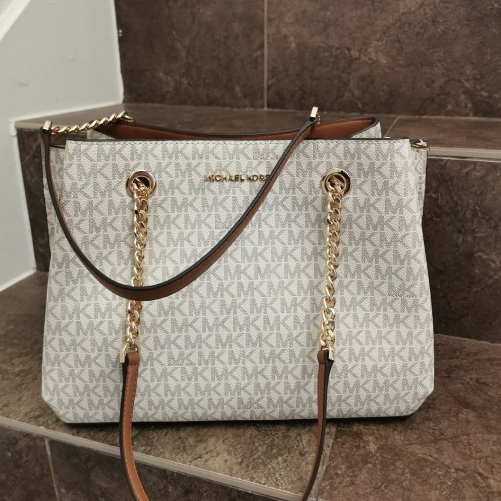 Authentic new mk purse